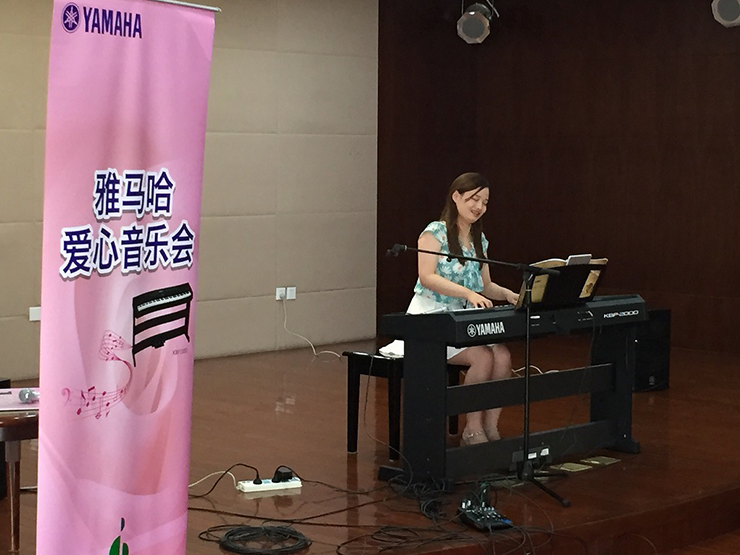 AG尊龙乐器爱心捐赠行动——养老院爱心捐赠活动